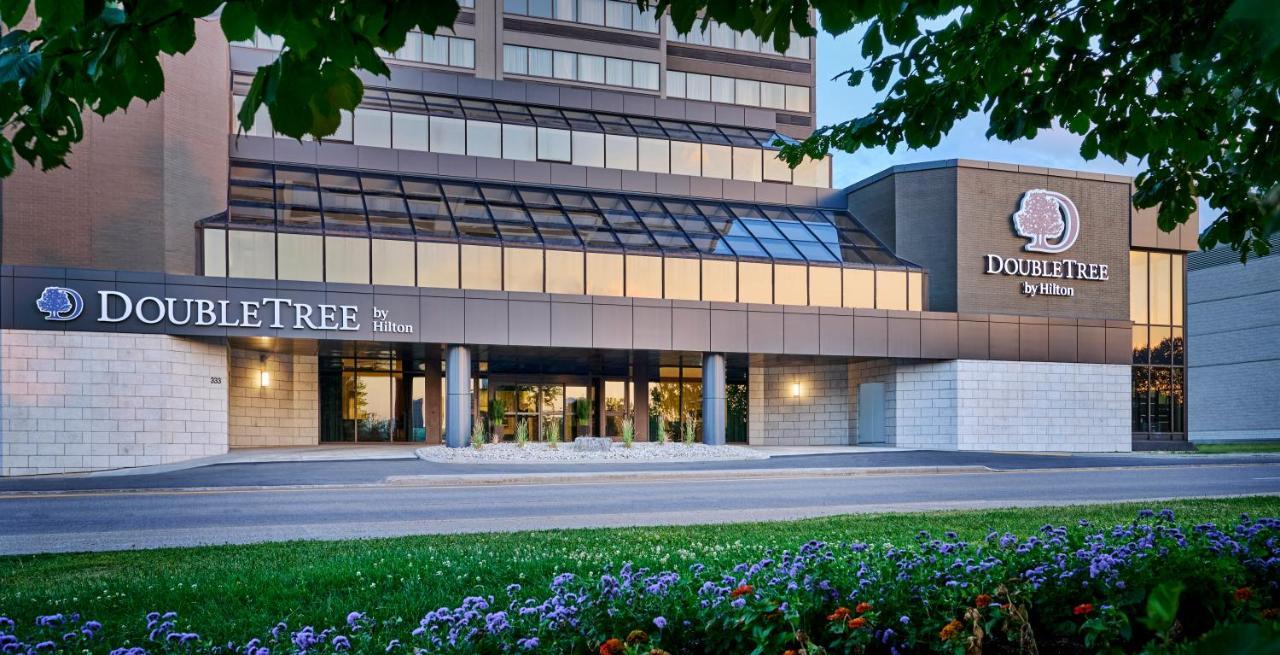 Doubletree By Hilton Windsor, On Hotel Екстериор снимка