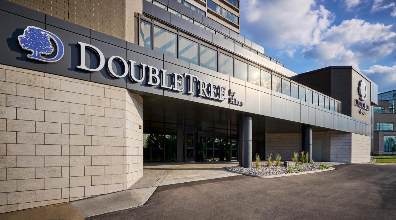 Doubletree By Hilton Windsor, On Hotel Екстериор снимка
