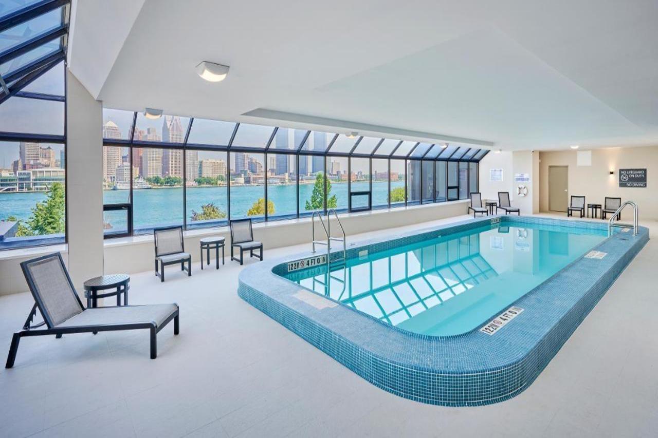 Doubletree By Hilton Windsor, On Hotel Екстериор снимка