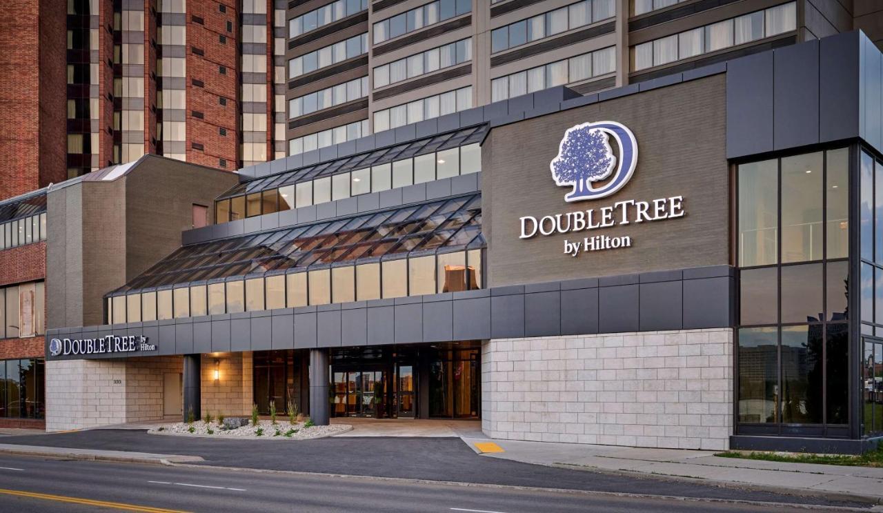 Doubletree By Hilton Windsor, On Hotel Екстериор снимка