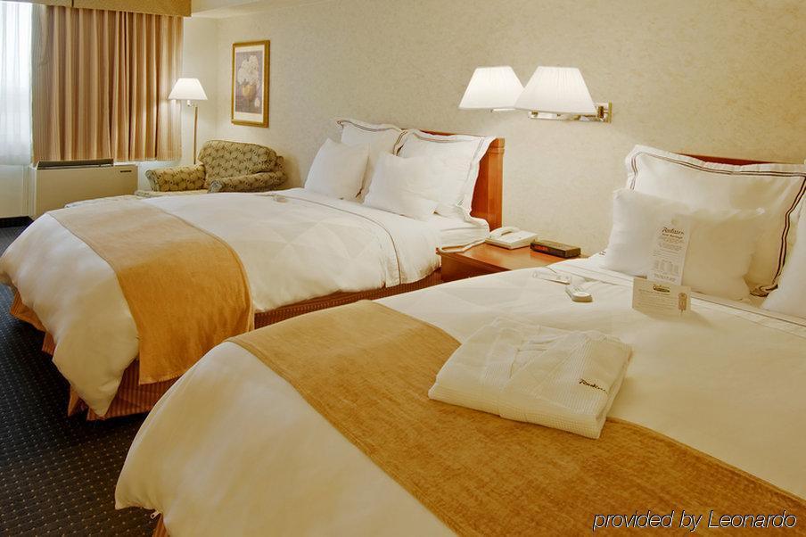 Doubletree By Hilton Windsor, On Hotel Стая снимка